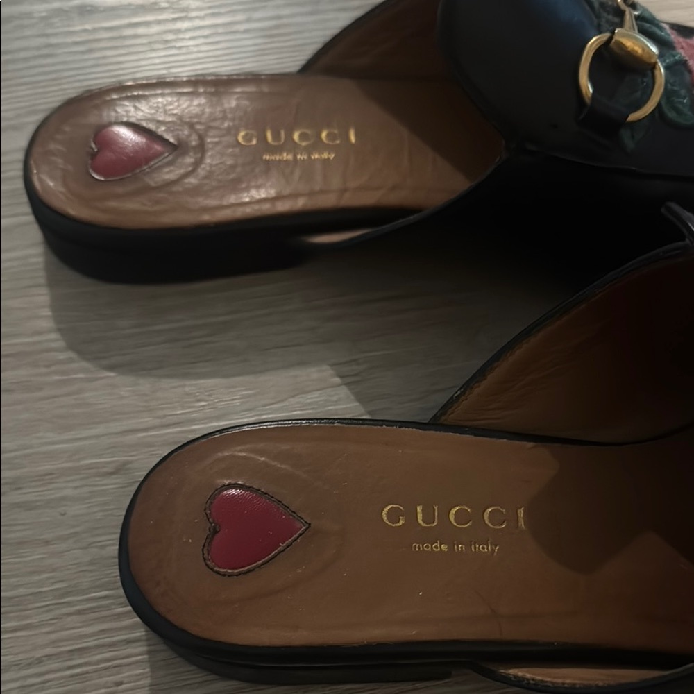 Gucci Black and Pink Floral Embroidered Mules - Picture 3 of 5